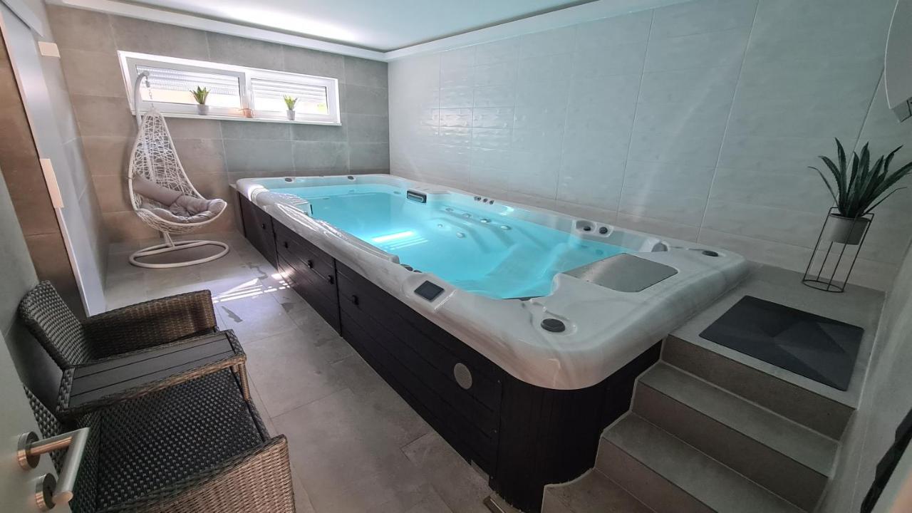 Schlaffass Mit Wellness In Alter Scheune Seinsheim Buitenkant foto